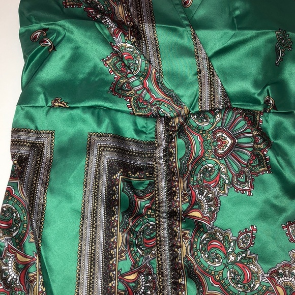 ‼️PRICE FIRM‼️Graphic green print sleeve dress. - Picture 3 of 5